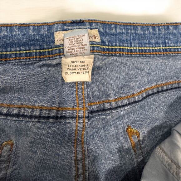 SO wear it declare it -Vintage Style Flared Jeans Medium Blue Size 13A women's - Picture 4 of 9